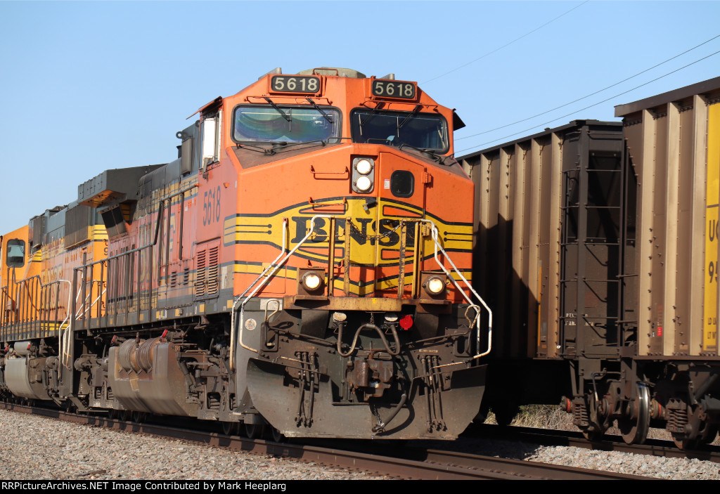 BNSF 5618